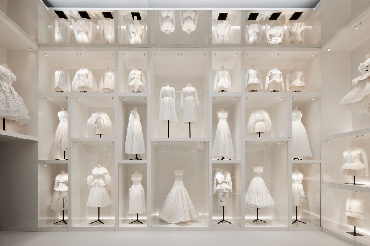 V&amp;A_Christian Dior Designer of Dreams exhibition_Atelier section (c) ADRIEN DIRAND (13)
